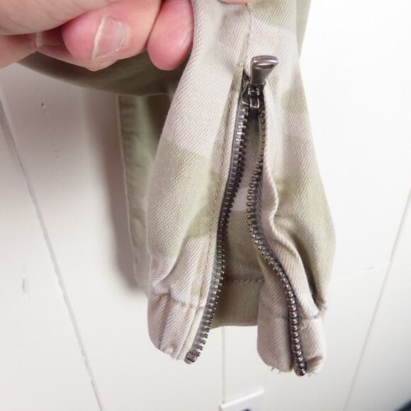 Paige Jogger Pants Womens SZ 26 Mayslie Jogger Mid Rise Camouflage Straight Leg - Picture 4 of 16